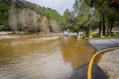 Las aguas se salen de su cauce en la zona del Cañón del río Lobos