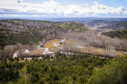 Las aguas se salen de su cauce en la zona del Cañón del río Lobos