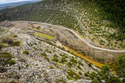 Las aguas se salen de su cauce en la zona del Cañón del río Lobos