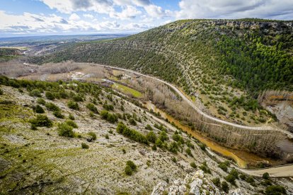 Las aguas se salen de su cauce en la zona del Cañón del río Lobos