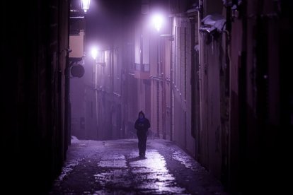 Los restos de nieve y la niebla coincidieron en la noche capitalina