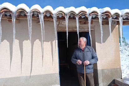 Carámbanos en la bodega de los hermanos Medrano