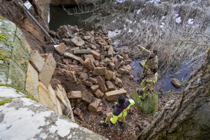 La estructura medieval sufre un daño significativo