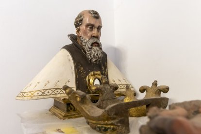 Detalles de los trabajos que están realizando los restauradores