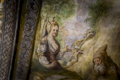 Detalles de los trabajos que están realizando los restauradores