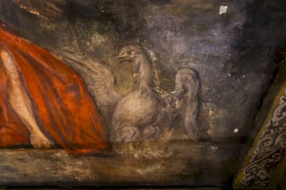 Detalles de los trabajos que están realizando los restauradores