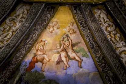 Detalles de los trabajos que están realizando los restauradores