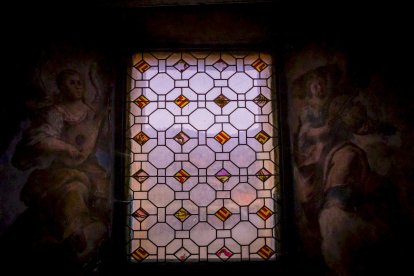 Detalles de los trabajos que están realizando los restauradores