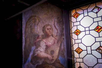 Detalles de los trabajos que están realizando los restauradores