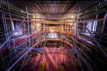 Detalles de los trabajos que están realizando los restauradores