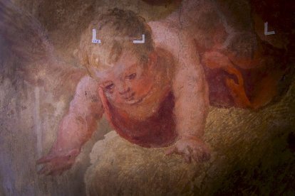 Detalles de los trabajos que están realizando los restauradores