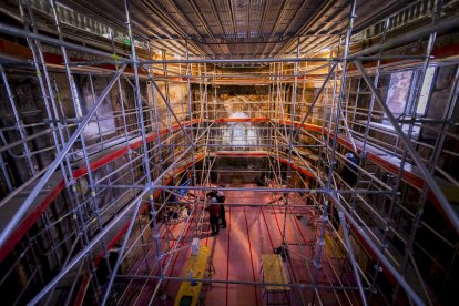 Detalles de los trabajos que están realizando los restauradores