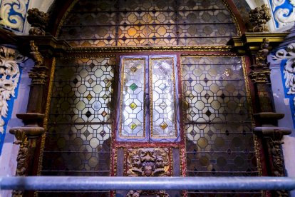 Detalles de los trabajos que están realizando los restauradores