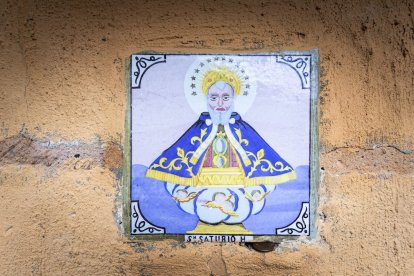 Detalles de los trabajos que están realizando los restauradores