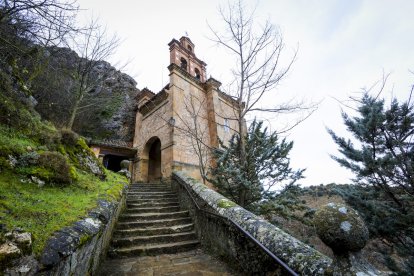 Detalles de los trabajos que están realizando los restauradores