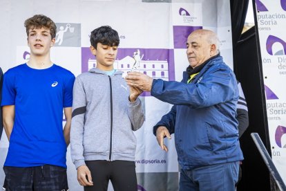 Mañana de atletismo infantil y juvenil que computa para los Juegos Escolares