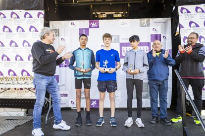 Mañana de atletismo infantil y juvenil que computa para los Juegos Escolares