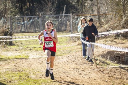 Mañana de atletismo infantil y juvenil que computa para los Juegos Escolares