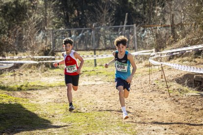 Mañana de atletismo infantil y juvenil que computa para los Juegos Escolares