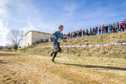 Mañana de atletismo infantil y juvenil que computa para los Juegos Escolares