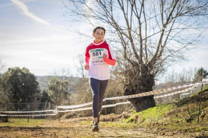 Mañana de atletismo infantil y juvenil que computa para los Juegos Escolares