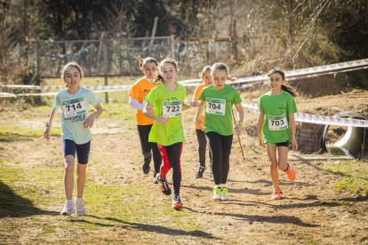 Mañana de atletismo infantil y juvenil que computa para los Juegos Escolares