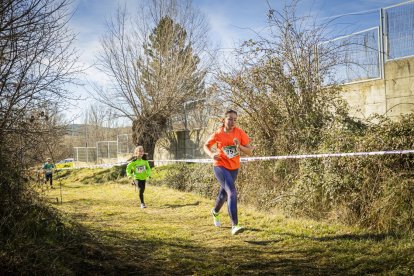 Mañana de atletismo infantil y juvenil que computa para los Juegos Escolares