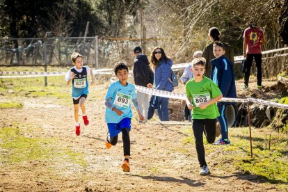 Mañana de atletismo infantil y juvenil que computa para los Juegos Escolares
