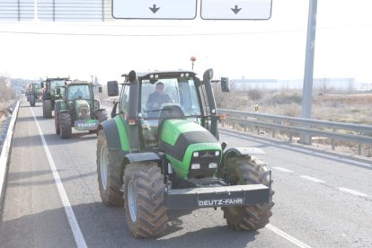 La tractorada es ajena a organizaciones agrarias y políticas, según los convocantes.