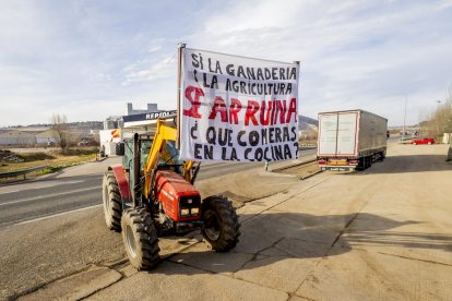 La protesta del campo moviliza 800 agricultores