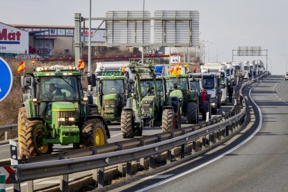 La protesta del campo moviliza 800 agricultores