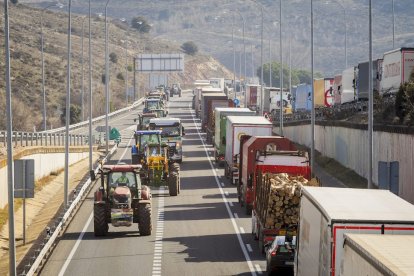 La protesta del campo moviliza 800 agricultores