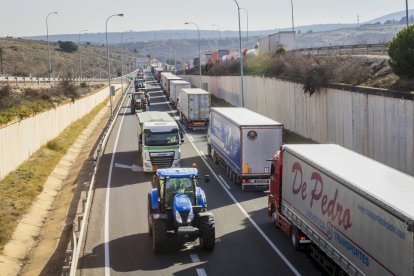 La protesta del campo moviliza 800 agricultores