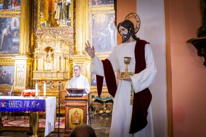 La imagen fue presentada en la Iglesia del Carmen en una ceremonia religiosa