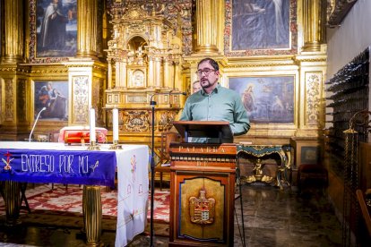 La imagen fue presentada en la Iglesia del Carmen en una ceremonia religiosa
