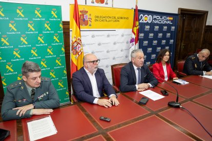 De izquierda a derecha, Peñarroya, Latorre, Sen, Trinidad y Parreño