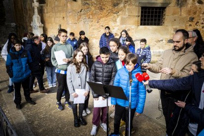 Ofrendas florales y poemas para recordar