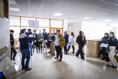 Los futuros alumnos de la Universidad eligen sus estudios