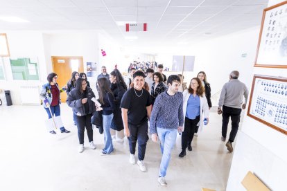 Los futuros alumnos de la Universidad eligen sus estudios