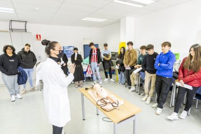 Los futuros alumnos de la Universidad eligen sus estudios