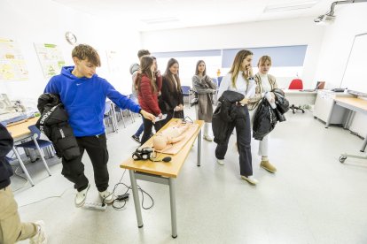 Los futuros alumnos de la Universidad eligen sus estudios