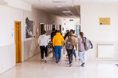 Los futuros alumnos de la Universidad eligen sus estudios