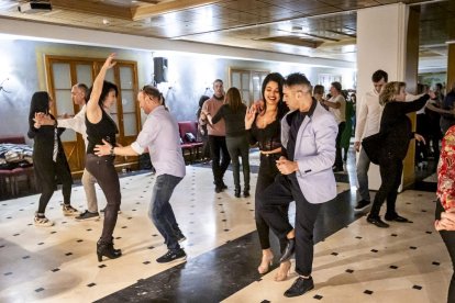 Seis horas de danza en una fiesta por todo lo alto