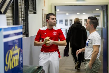 Partido entre Larrañaga y Txoperena