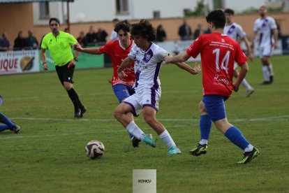 Empate en derbi soriano en la Primera División Regional de Aficionados