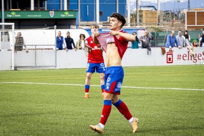 El Numancia ve complicada su permanencia en División de honor