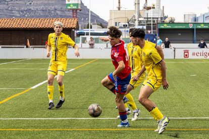 El Numancia ve complicada su permanencia en División de honor