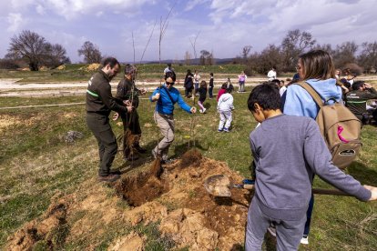 El PEMA de Garray fue el lugar elegido para la plantación en el Día de los Bosques