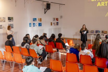 Los futuros alumnos del centro conocen las instalaciones