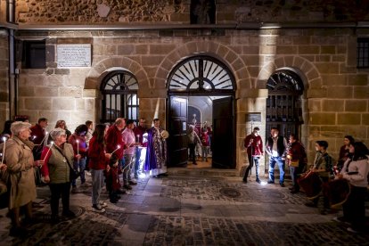 El Vía Crucis partió del Convento de los Carmelitas